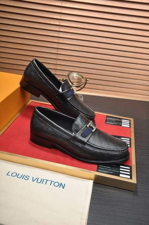 Picture of Louis Vuitton Shoes _SKULVsz38-45mnf036214190